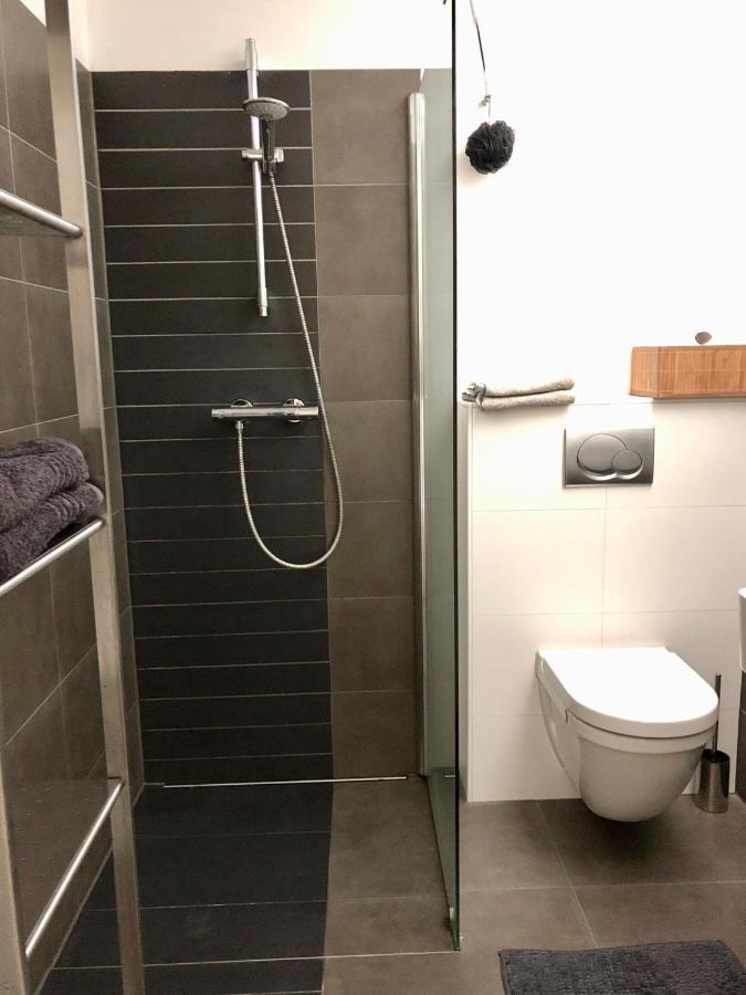 Modern Genieten In Oud Binnenstadspand آميسفورت المظهر الخارجي الصورة