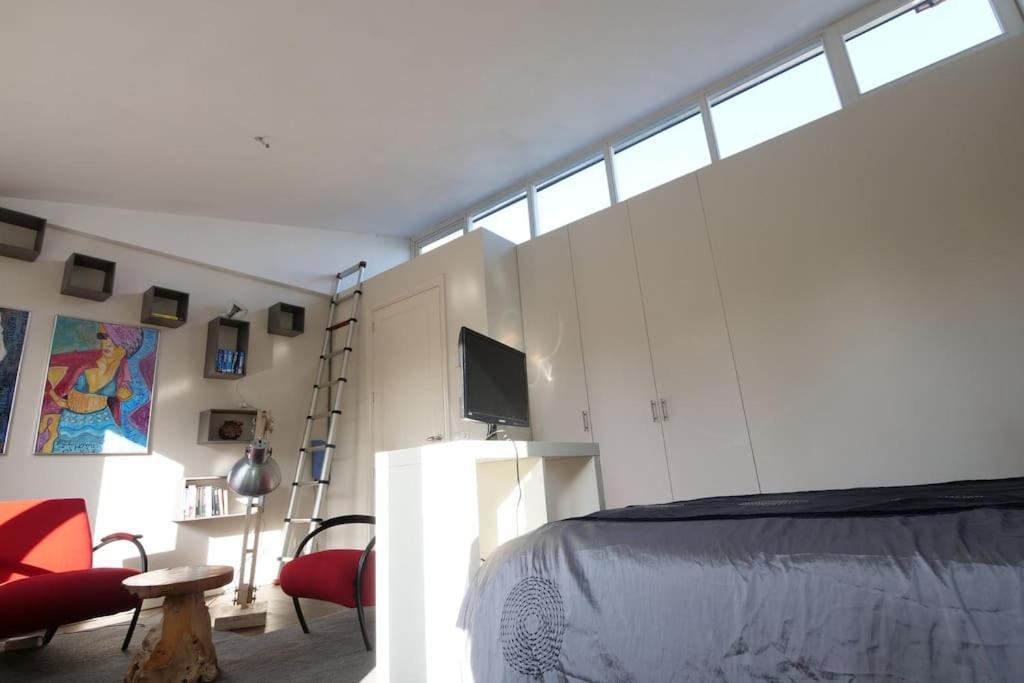 Modern Genieten In Oud Binnenstadspand آميسفورت المظهر الخارجي الصورة